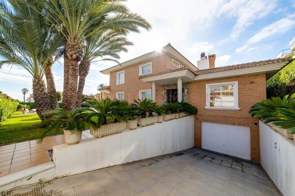 Casa independiente en calle Mar Rojo, 1