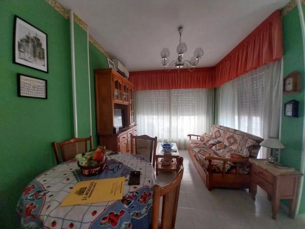 Chalet pareado en calle Abedul