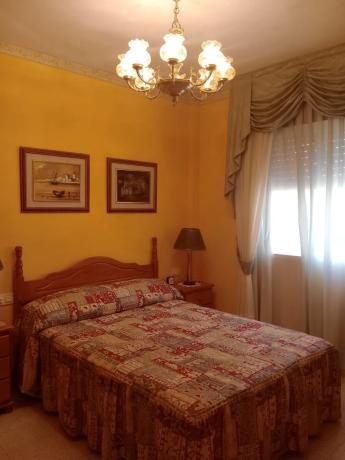 Chalet pareado en calle Abedul