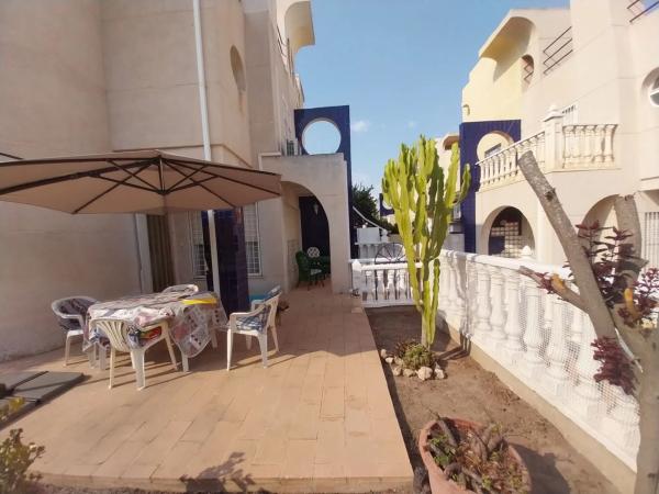 Chalet pareado en calle Abedul