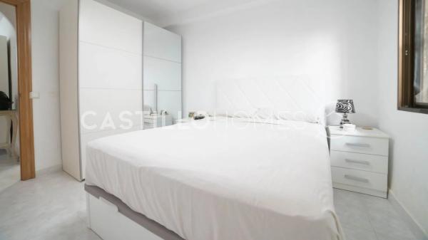 Chalet pareado en avenida de Francia, 25