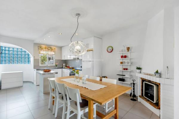 Chalet adosado en calle Soria, 54