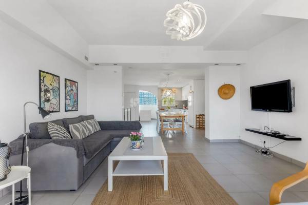 Chalet adosado en calle Soria, 54