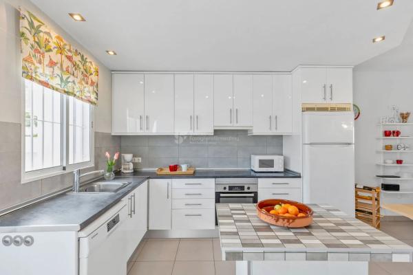 Chalet adosado en calle Soria, 54