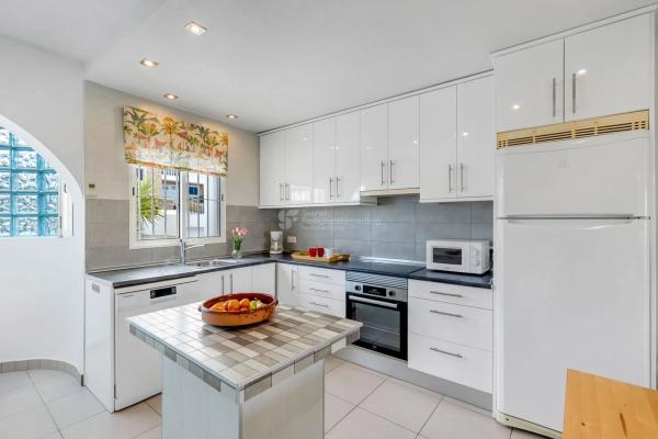 Chalet adosado en calle Soria, 54