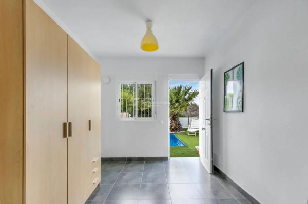 Chalet adosado en calle Soria, 54