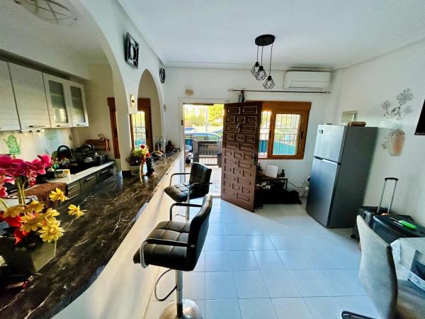 Chalet adosado en Av Europeos Los, 51