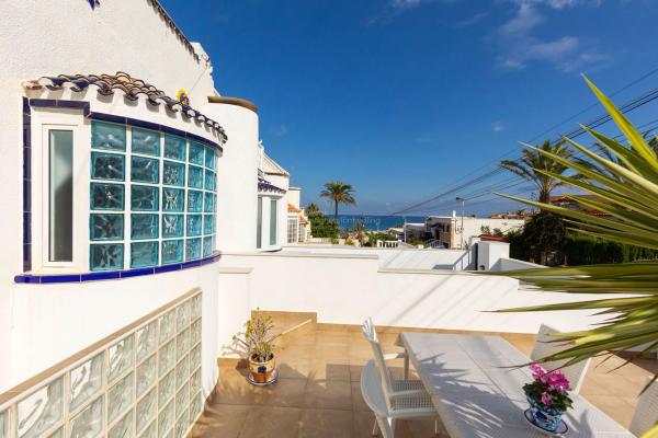 Chalet adosado en calle Soria, 54