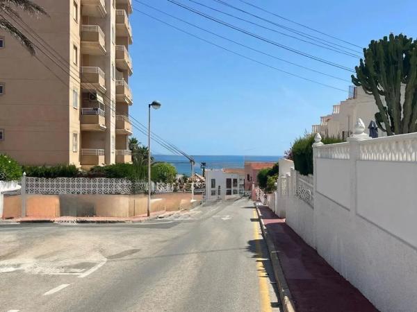 Chalet adosado en calle Cuenca