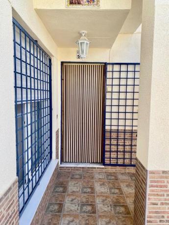 Chalet adosado en calle Morera