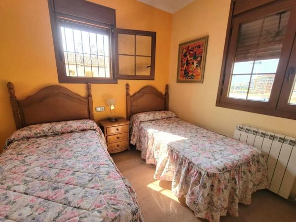 Chalet en Barrio Cabo Cervera