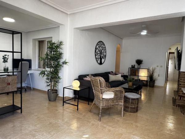 Chalet en calle Sauce, 65