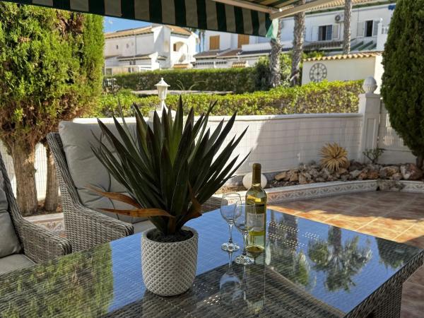 Chalet en calle Sauce, 65