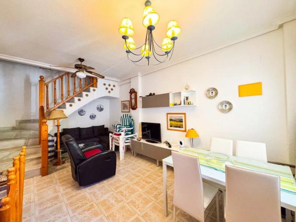 Chalet pareado en avenida Suiza