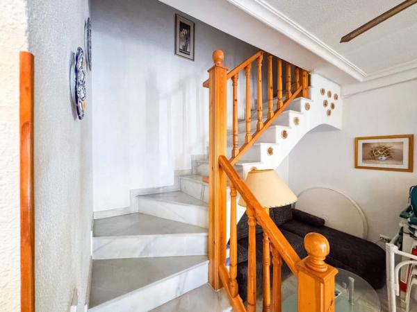 Chalet pareado en avenida Suiza