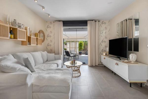 Piso en calle del Delfín, 3