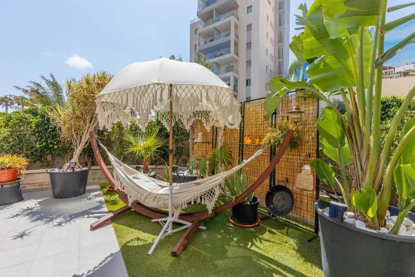 Piso en calle del Delfín, 3