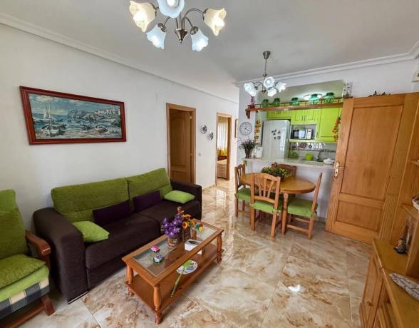 Chalet pareado en calle Sauce, 65