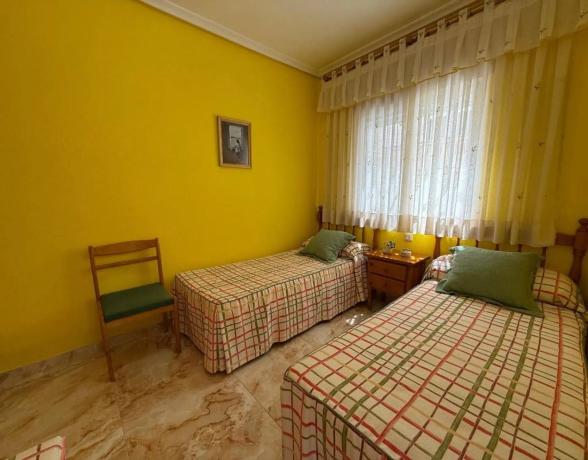 Chalet pareado en calle Sauce, 65