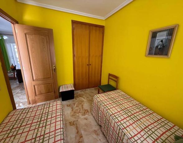 Chalet pareado en calle Sauce, 65