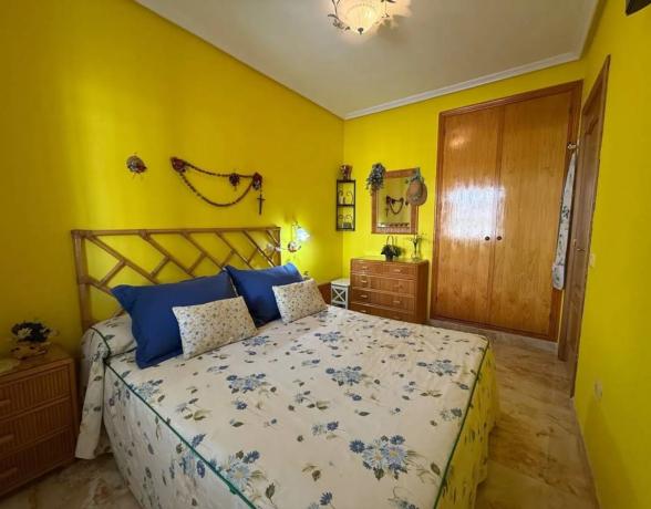 Chalet pareado en calle Sauce, 65