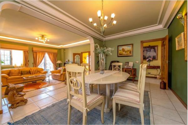 Casa independiente en calle de las Adelfas s/n