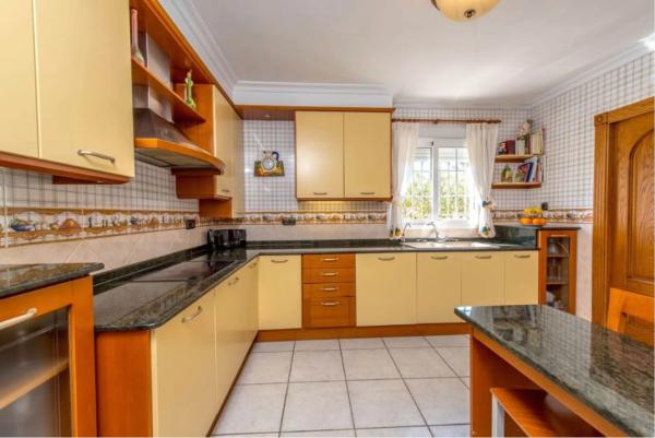 Casa independiente en calle de las Adelfas s/n