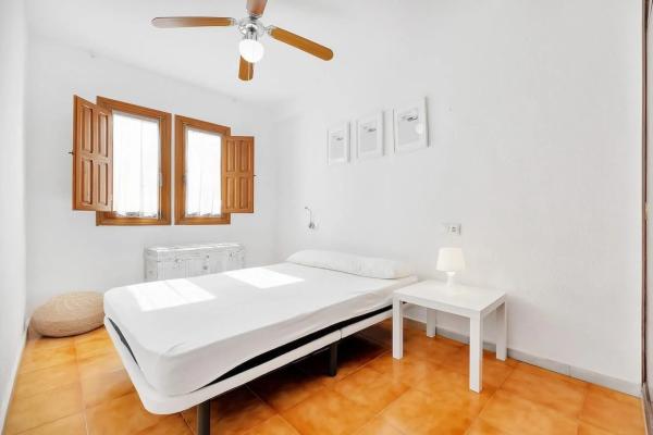 Casa independiente en avenida Suiza, 69