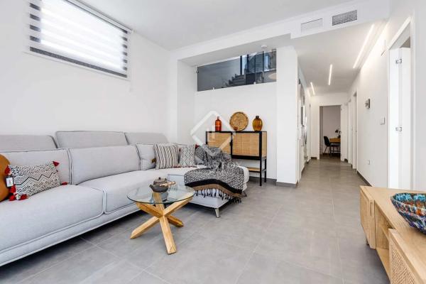 Casa independiente en avenida de los Europeos