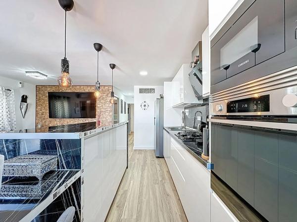 Chalet adosado en calle de las Azucenas, 703