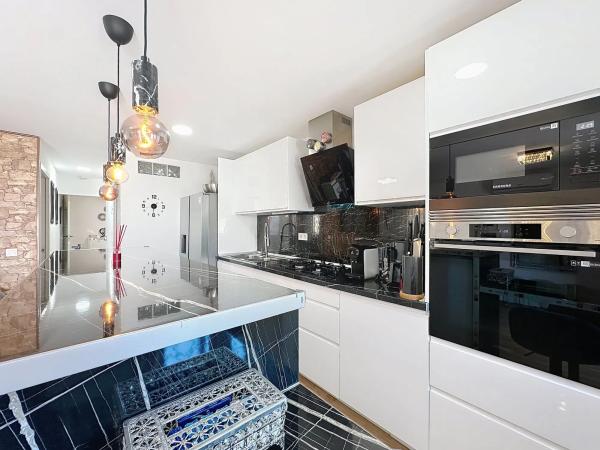 Chalet adosado en calle de las Azucenas, 703