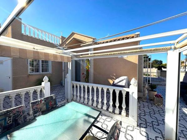 Casa independiente en avenida de los Almendros