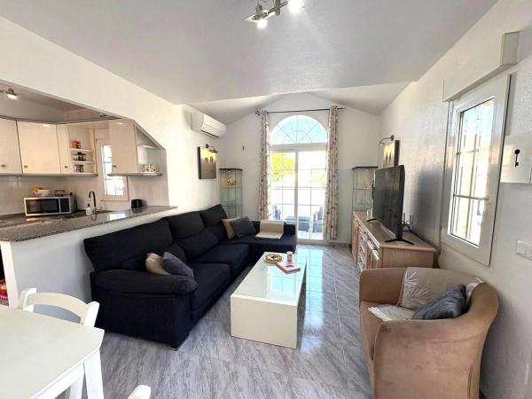 Casa independiente en avenida de los Almendros