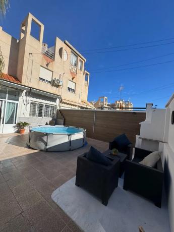 Chalet adosado en calle Azor, 19