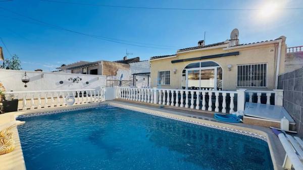 Chalet en Barrio La Siesta - El Salado - Torreta