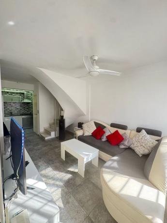 Chalet adosado en calle Azor, 19