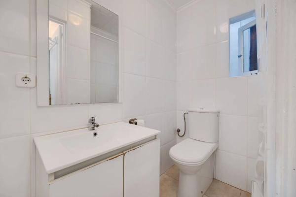 Chalet pareado en calle Liszt