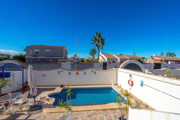 Chalet en calle Sádaba s/n