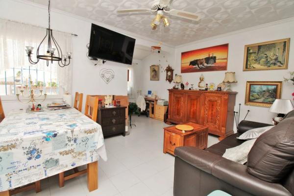 Casa independiente en calle Granados