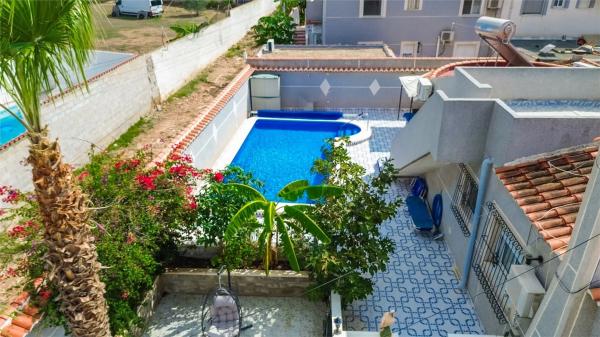 Casa independiente en calle James Ensor