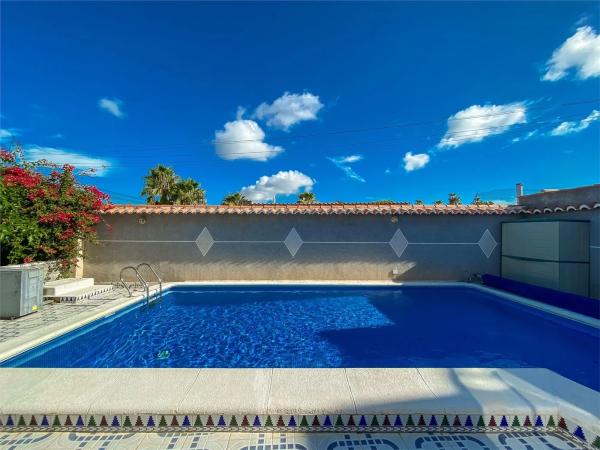 Casa independiente en calle James Ensor