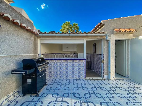 Casa independiente en calle James Ensor