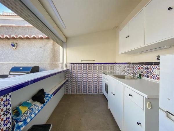 Casa independiente en calle James Ensor