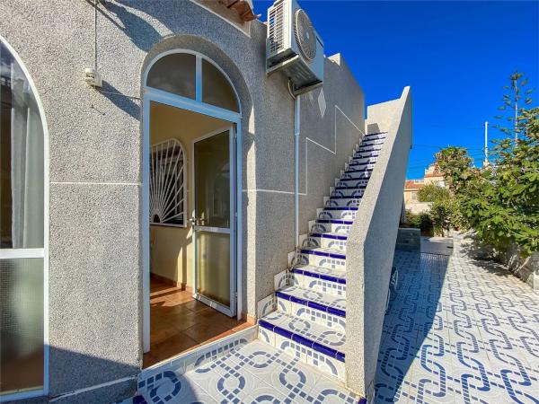 Casa independiente en calle James Ensor