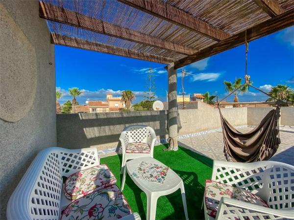 Casa independiente en calle James Ensor