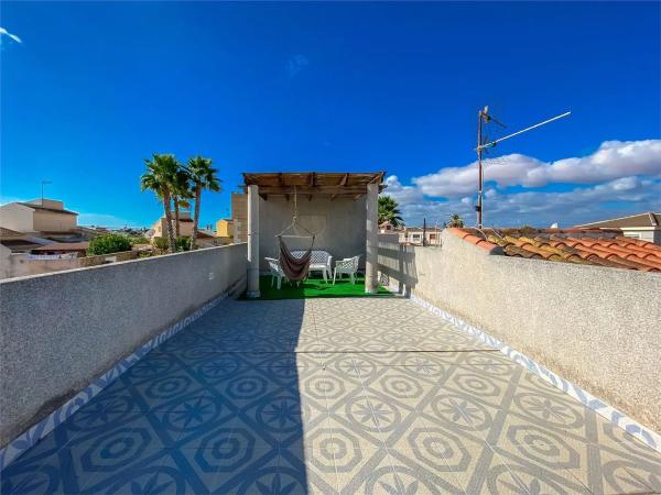 Casa independiente en calle James Ensor