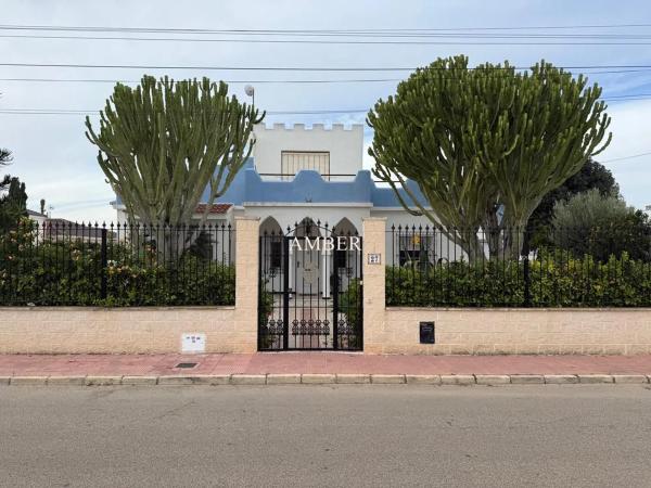 Casa independiente en calle Fernando de Rojas, 27