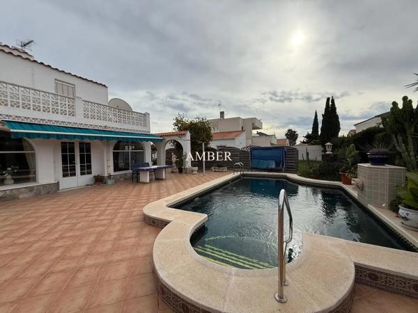 Casa independiente en calle Fernando de Rojas, 27
