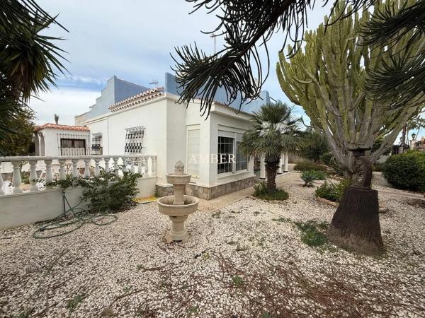 Casa independiente en calle Fernando de Rojas, 27