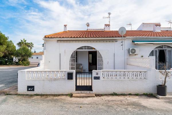 Chalet pareado en Pz Marchena, 10